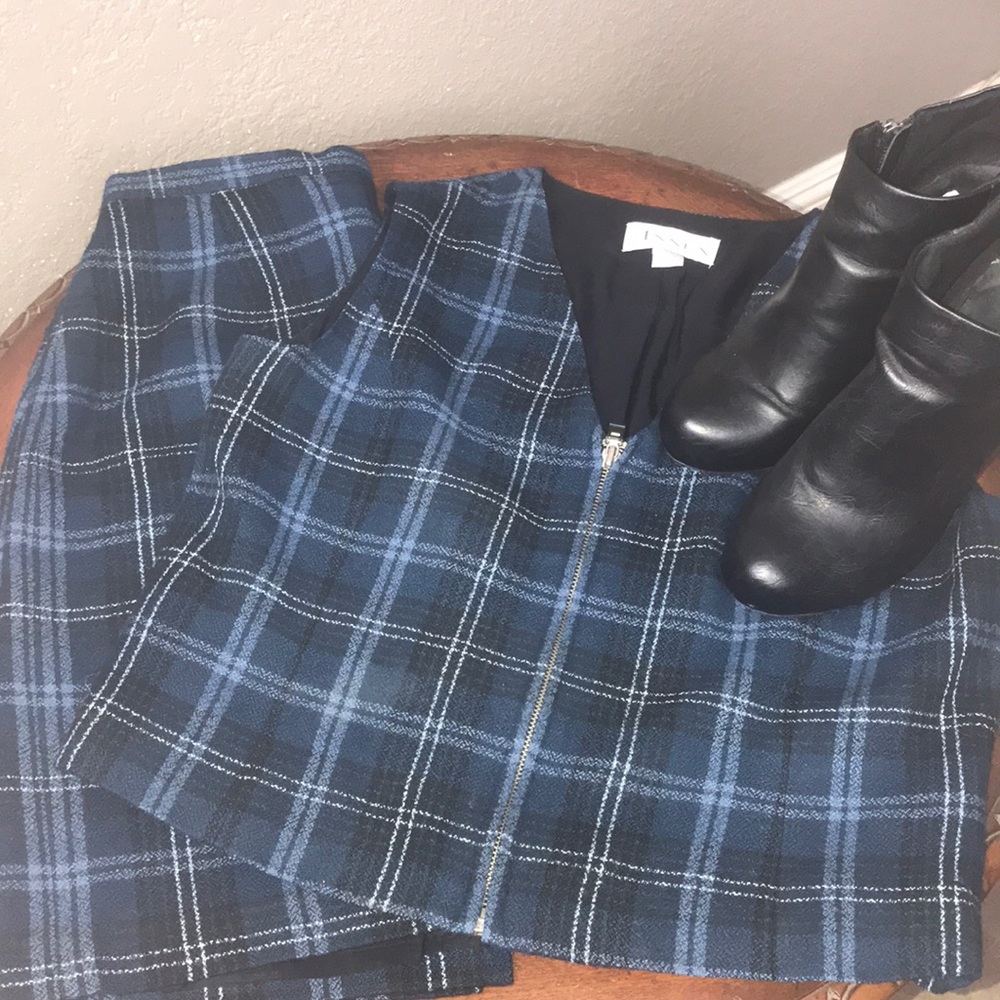 Casual corner annex vest and skirt. Size 8